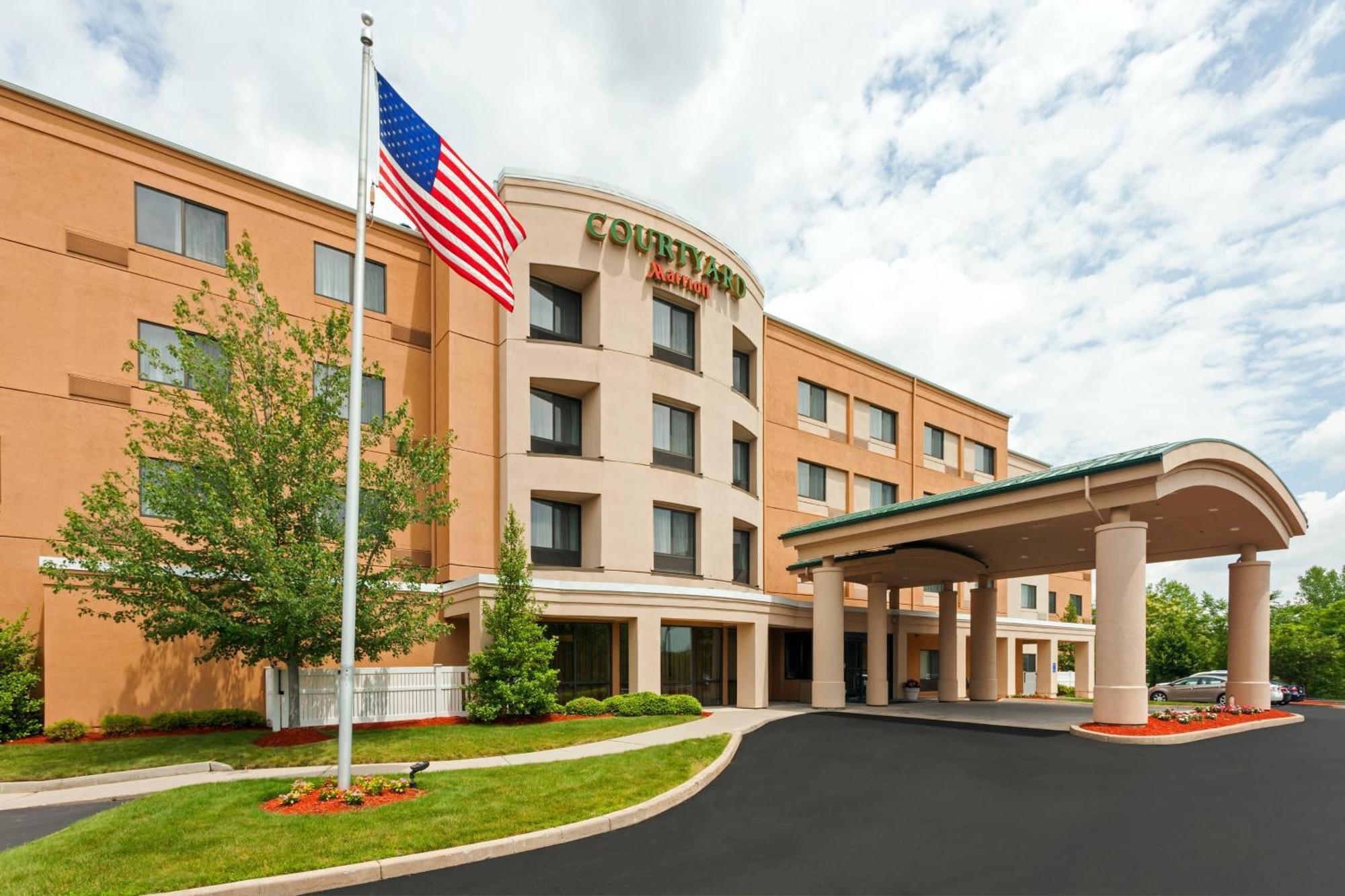 Courtyard Hartford Farmington Hotel Exterior photo