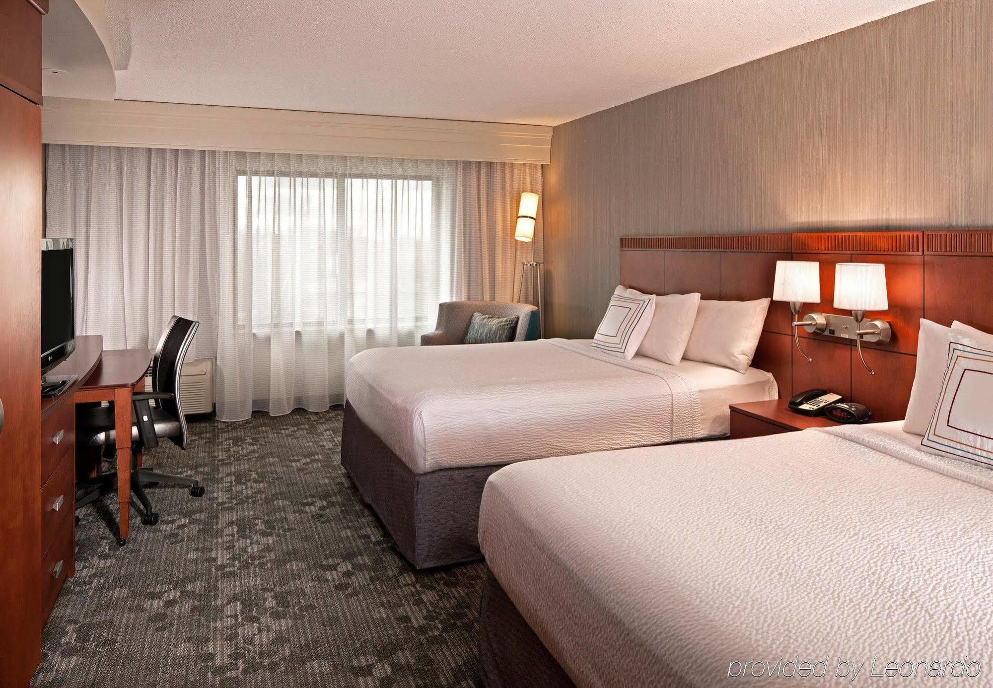 Courtyard Hartford Farmington Hotel Exterior photo