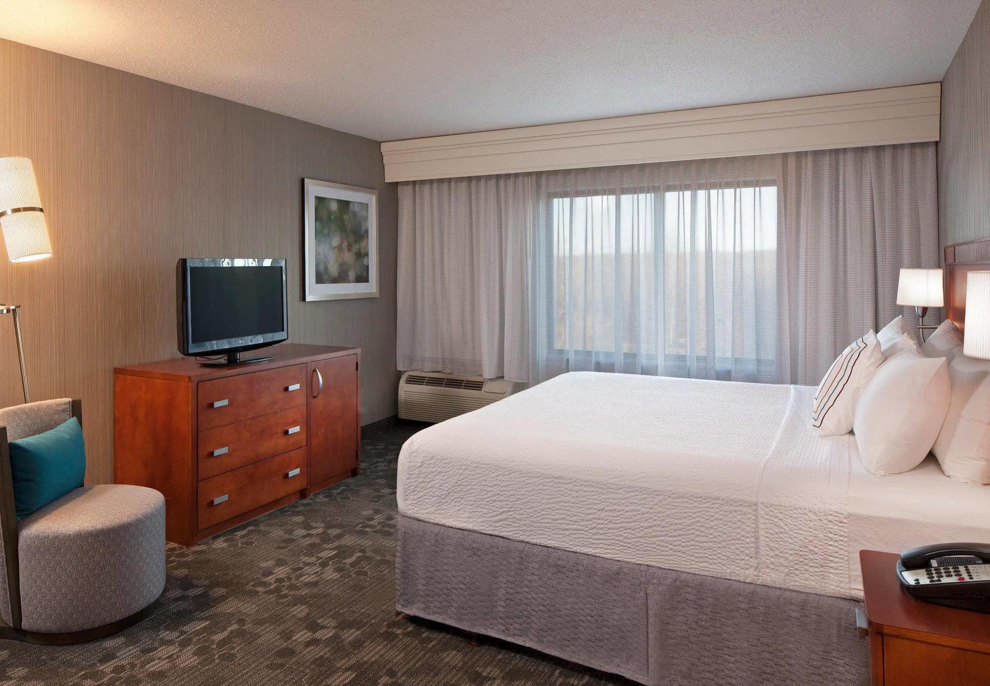 Courtyard Hartford Farmington Hotel Exterior photo